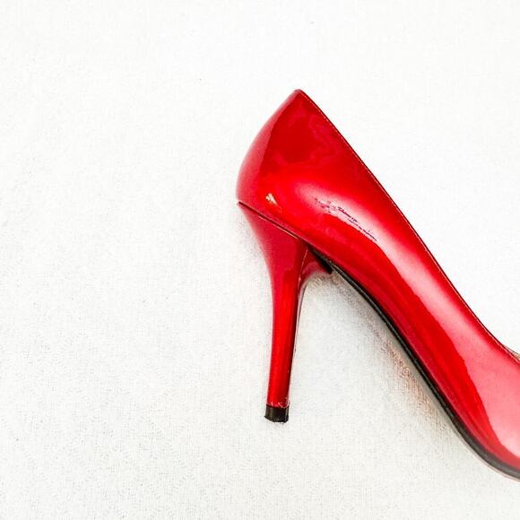 Stuart Weitzman Red Patent Leather Pointy Toe Pump 3" Heel Size 5.5 - Picture 5 of 6